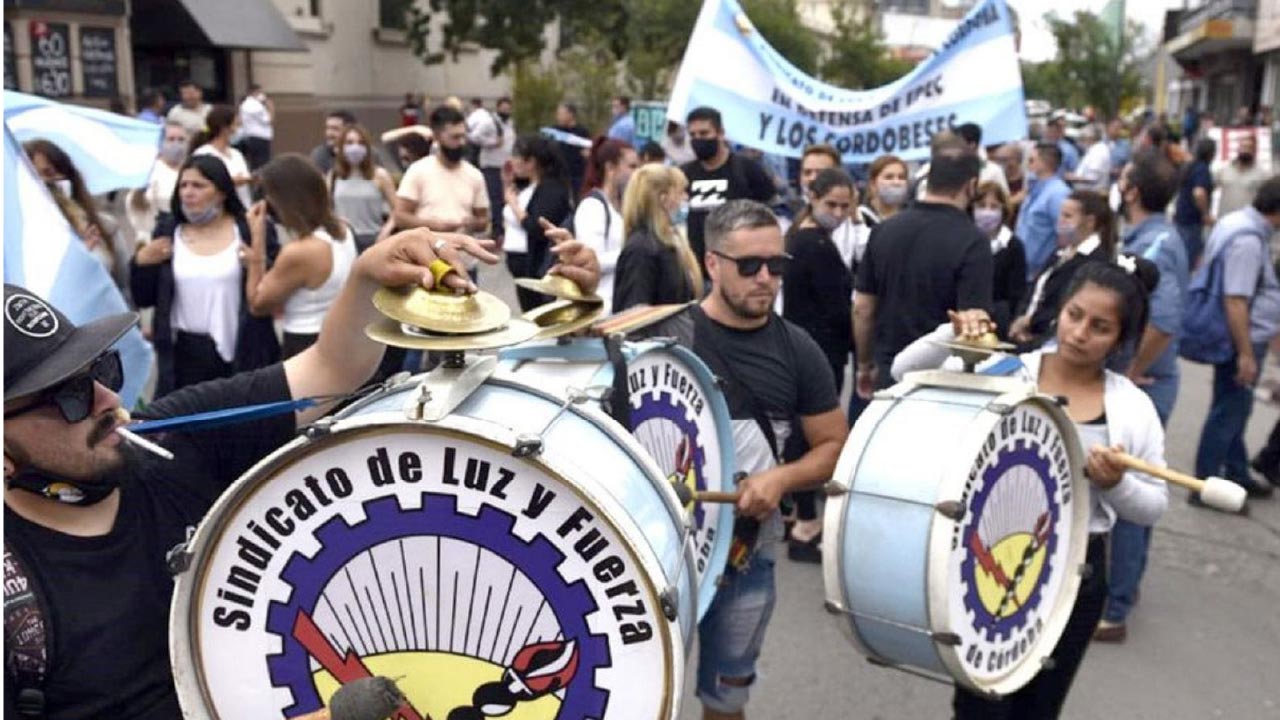 Marcha contra la reforma previsional de Llaryora