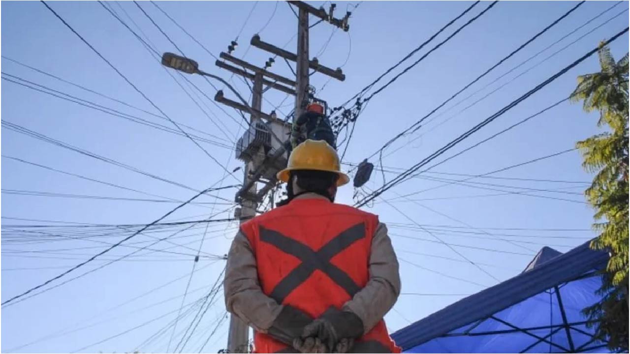 Desinversión y cortes de luz en plena ola de calor
