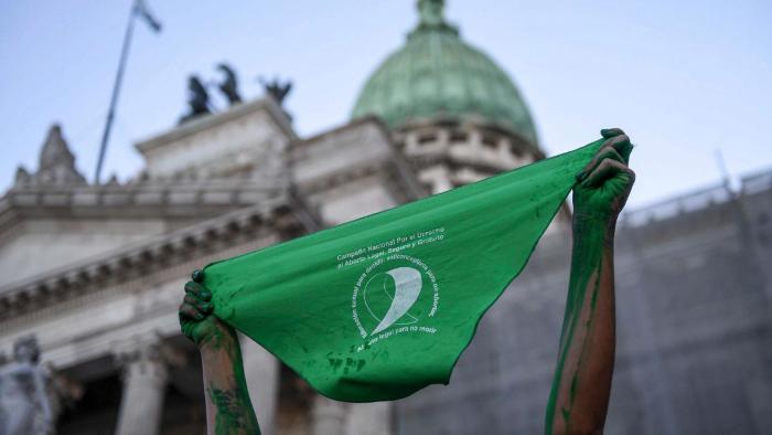 El pañuelo verde, símbolo de la lucha por el derecho al aborto