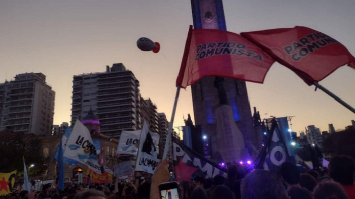 Rosario II: las Banderas flamearon ante el Monumento a la Bandera.